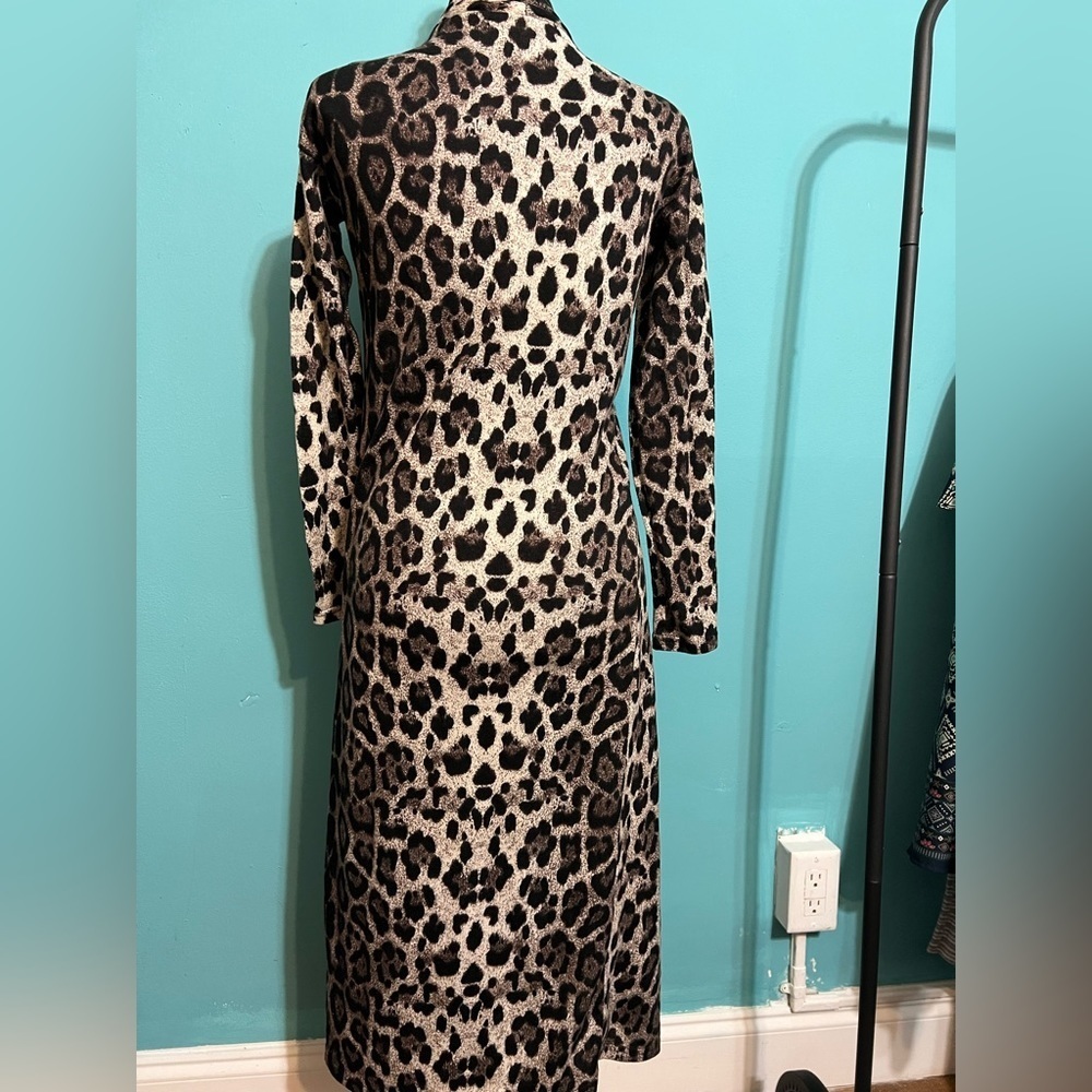 #10 Cheetah print throw over - Picture 3 of 5